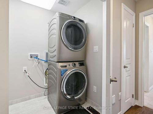 62 Waterview Lane N, Grimsby, ON - Indoor Photo Showing Laundry Room