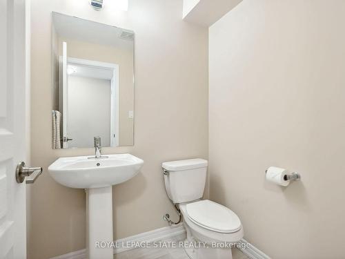 62 Waterview Lane N, Grimsby, ON - Indoor Photo Showing Bathroom