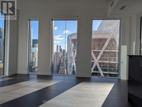 3504 - 238 Simcoe Street, Toronto, ON - Indoor Photo Showing Other Room