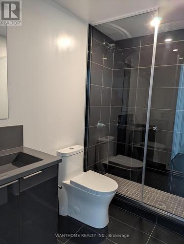 3504 - 238 Simcoe Street, Toronto, ON - Indoor Photo Showing Bathroom