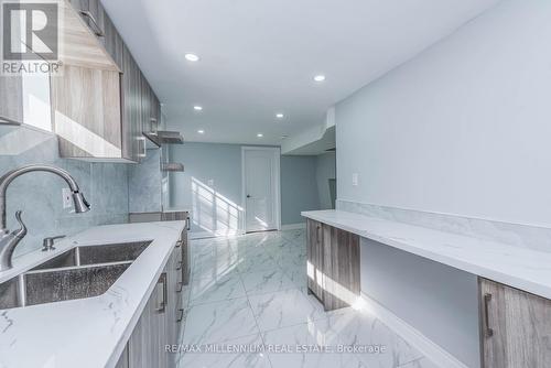 76 Raylawn Crescent, Halton Hills, ON - Indoor Photo Showing Kitchen With Double Sink