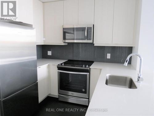 105 - 4633 Glen Erin Drive, Mississauga, ON - Indoor Photo Showing Kitchen