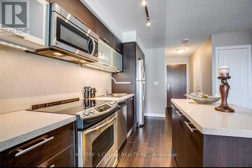 1205 - 386 Yonge Street, Toronto, ON - Indoor Photo Showing Kitchen With Stainless Steel Kitchen With Upgraded Kitchen