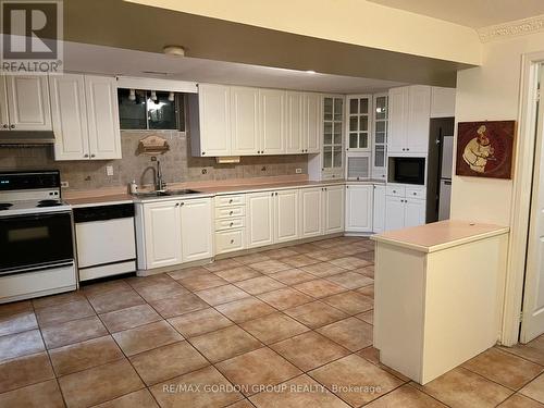 Lower - 544 Aberdeen Avenue, Vaughan, ON - Indoor Photo Showing Kitchen