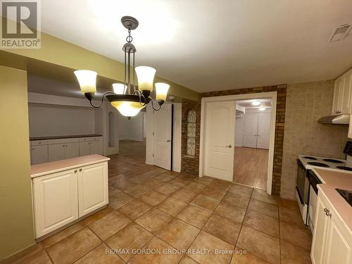 Lower - 544 Aberdeen Avenue, Vaughan, ON - Indoor Photo Showing Kitchen