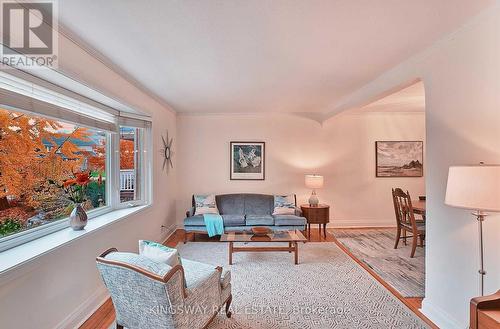 46 Minnewawa Road, Mississauga, ON - Indoor Photo Showing Living Room