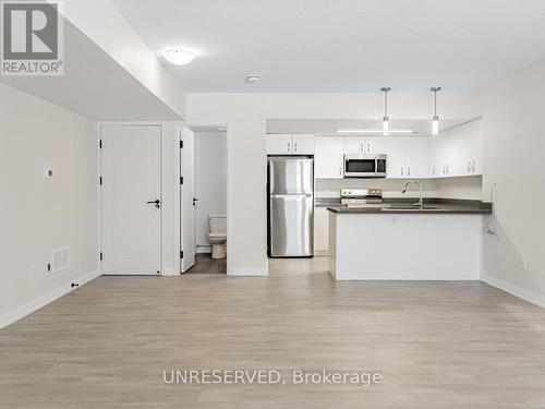 C01 - 350 Fisher Mills Road, Cambridge, ON - Indoor Photo Showing Kitchen