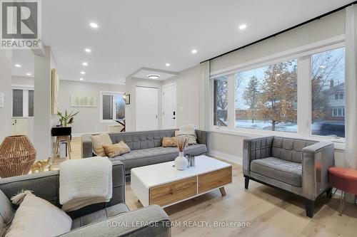 550 Donald Street, Ottawa, ON - Indoor Photo Showing Living Room