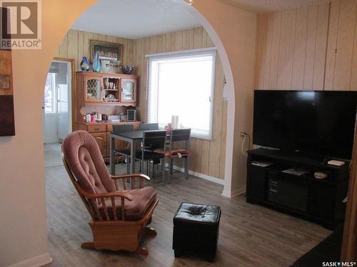 214 2Nd Street E, Nipawin, SK - Indoor