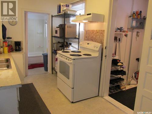 214 2Nd Street E, Nipawin, SK - Indoor Photo Showing Kitchen