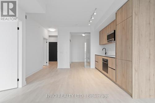 2201 - 127 Broadway Avenue, Toronto, ON - Indoor