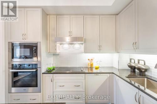 233 - 20 Fred Varley Drive, Markham, ON - Indoor Photo Showing Kitchen