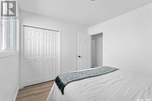 320 H Avenue S, Saskatoon, SK - Indoor Photo Showing Bedroom