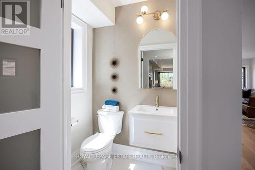 7 Ferncroft Drive, Toronto, ON - Indoor Photo Showing Bathroom