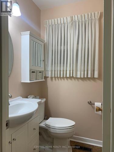 251 Poyntz Avenue, Toronto, ON - Indoor Photo Showing Bathroom