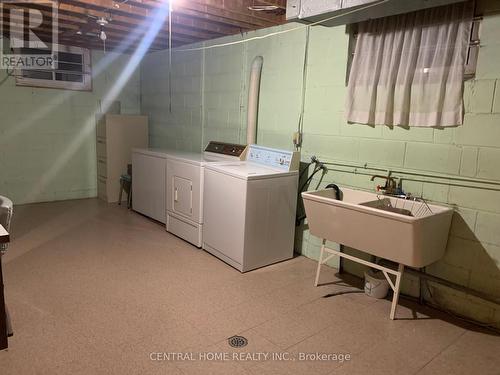 251 Poyntz Avenue, Toronto, ON - Indoor Photo Showing Laundry Room