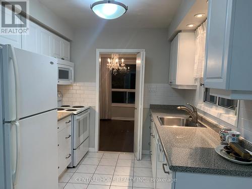 251 Poyntz Avenue, Toronto, ON - Indoor Photo Showing Kitchen