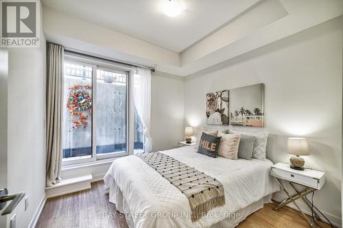 1030 - 14 David Eyer Road E, Richmond Hill, ON - Indoor Photo Showing Bedroom