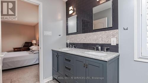 1129 Meighen Way, Milton, ON - Indoor Photo Showing Bathroom