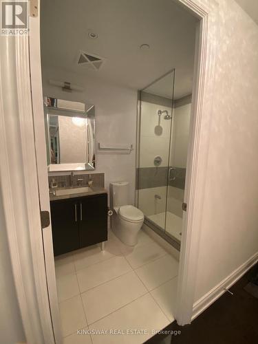 608A - 3500 Lakeshore Road W, Oakville, ON - Indoor Photo Showing Bathroom