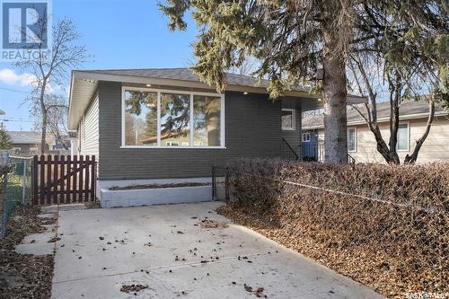 211 3Rd Avenue W, Watrous, SK - Outdoor