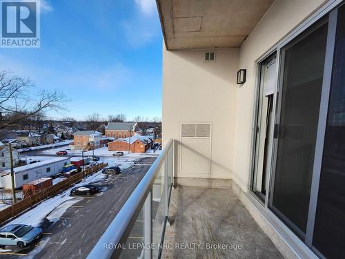 402 - 118 West Street, Port Colborne (878 - Sugarloaf), ON - Outdoor With Balcony