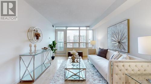 916 - 33 Empress Avenue, Toronto, ON - Indoor Photo Showing Living Room