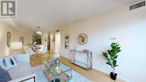 916 - 33 Empress Avenue, Toronto, ON - Indoor Photo Showing Living Room