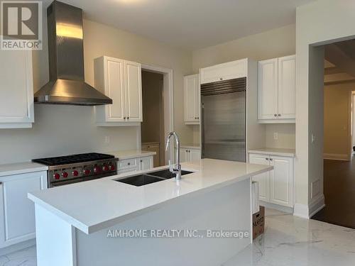 11 Sweet Gale Crescent, Richmond Hill, ON - Indoor Photo Showing Kitchen With Double Sink