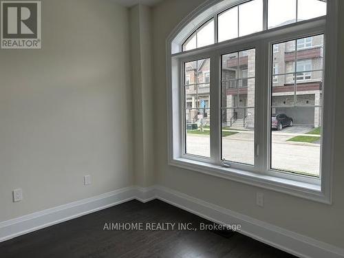 11 Sweet Gale Crescent, Richmond Hill, ON - Indoor Photo Showing Other Room