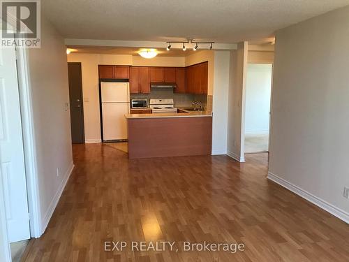 834 - 3888 Duke Of York Boulevard, Mississauga, ON - Indoor Photo Showing Kitchen