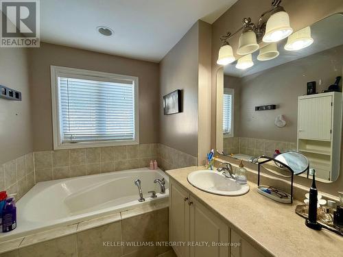 298 Waymark Crescent, Ottawa, ON - Indoor Photo Showing Bathroom