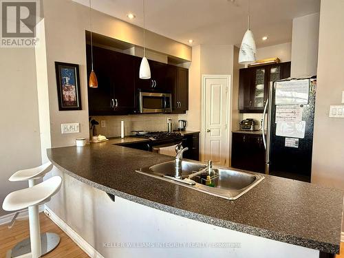 298 Waymark Crescent, Ottawa, ON - Indoor Photo Showing Kitchen With Double Sink