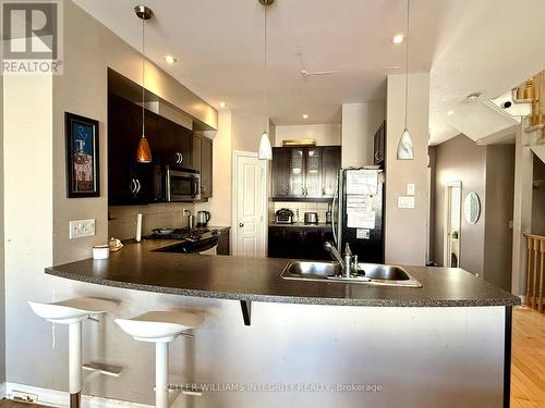 298 Waymark Crescent, Ottawa, ON - Indoor Photo Showing Kitchen With Double Sink