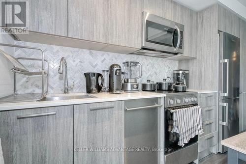 603 - 28 Wellesley Street E, Toronto, ON - Indoor Photo Showing Kitchen