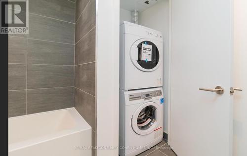 1807 - 161 Roehampton Avenue, Toronto, ON - Indoor Photo Showing Laundry Room