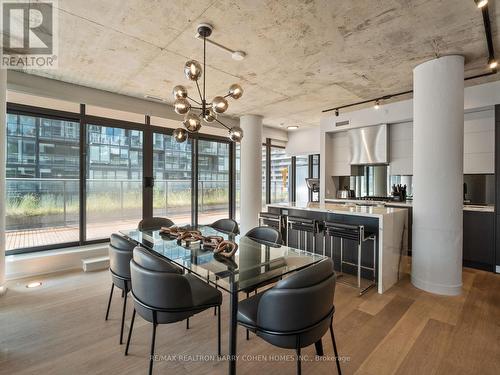 810 - 650 King Street W, Toronto, ON - Indoor Photo Showing Dining Room