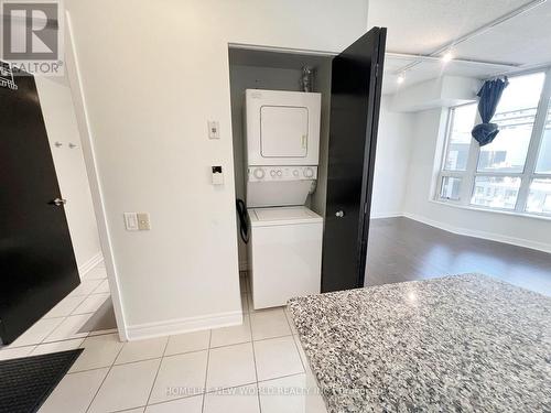 609 - 33 Sheppard Avenue E, Toronto (Willowdale East), ON - Indoor Photo Showing Laundry Room