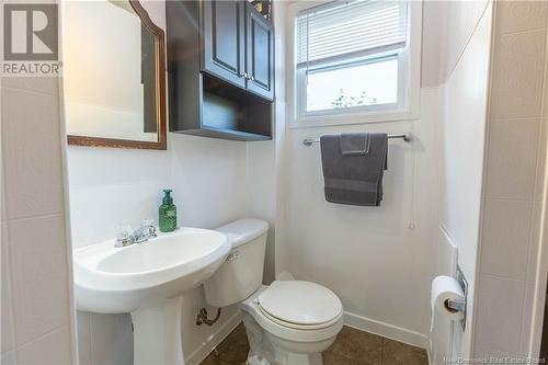 54 Squire Street, Sackville, NB - Indoor Photo Showing Bathroom