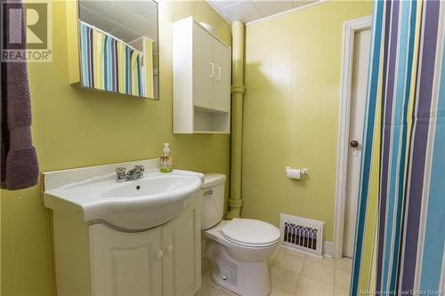 54 Squire Street, Sackville, NB - Indoor Photo Showing Bathroom