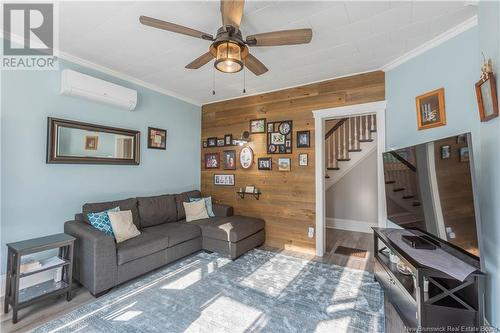 54 Squire Street, Sackville, NB - Indoor Photo Showing Living Room