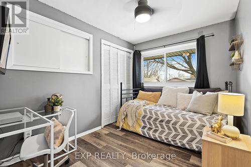 6536 Glengate Street, Niagara Falls (Morrison), ON - Indoor Photo Showing Bedroom