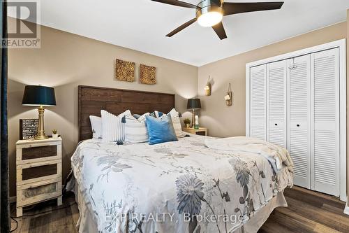 6536 Glengate Street, Niagara Falls (Morrison), ON - Indoor Photo Showing Bedroom