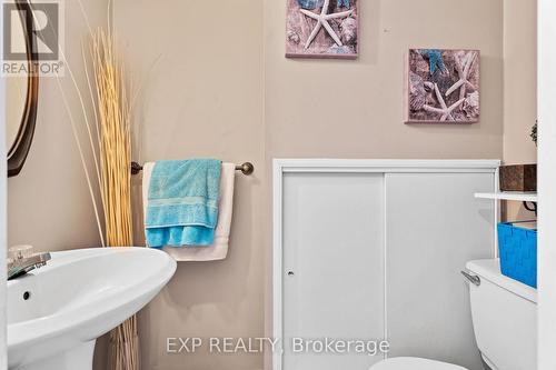 6536 Glengate Street, Niagara Falls (Morrison), ON - Indoor Photo Showing Bathroom