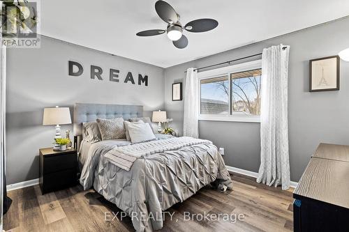 6536 Glengate Street, Niagara Falls, ON - Indoor Photo Showing Bedroom