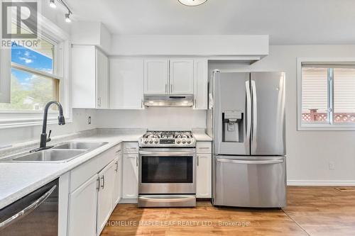 80 Ardsley Road, London, ON - Indoor Photo Showing Kitchen With Double Sink With Upgraded Kitchen