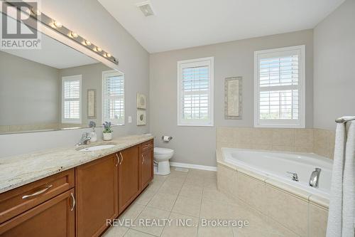 87 Horton Walk, Cambridge, ON - Indoor Photo Showing Bathroom