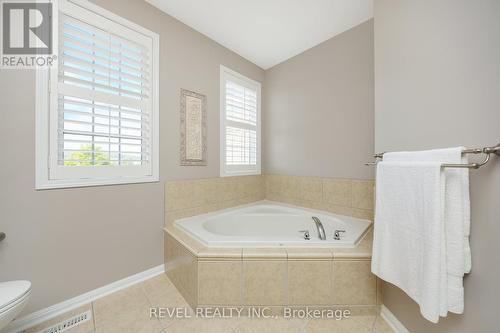 87 Horton Walk, Cambridge, ON - Indoor Photo Showing Bathroom