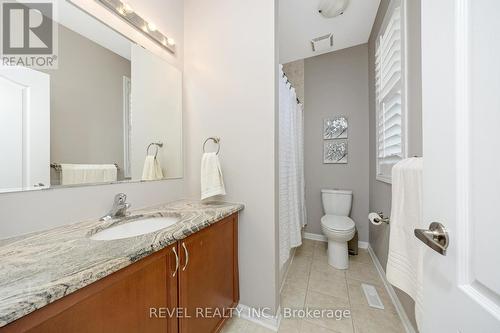 87 Horton Walk, Cambridge, ON - Indoor Photo Showing Bathroom