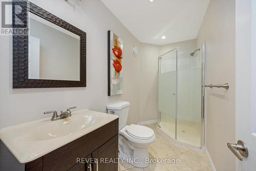 87 Horton Walk, Cambridge, ON - Indoor Photo Showing Bathroom